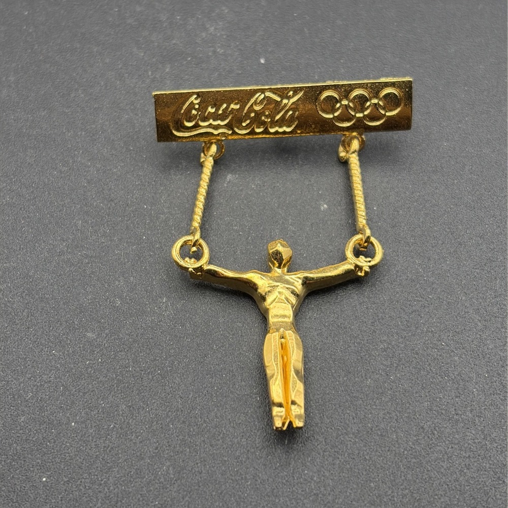 1996 Atlanta Olympic Coca Cola‎ Gymnastics Rings Dangler Gold Tone Lapel Hat Pin